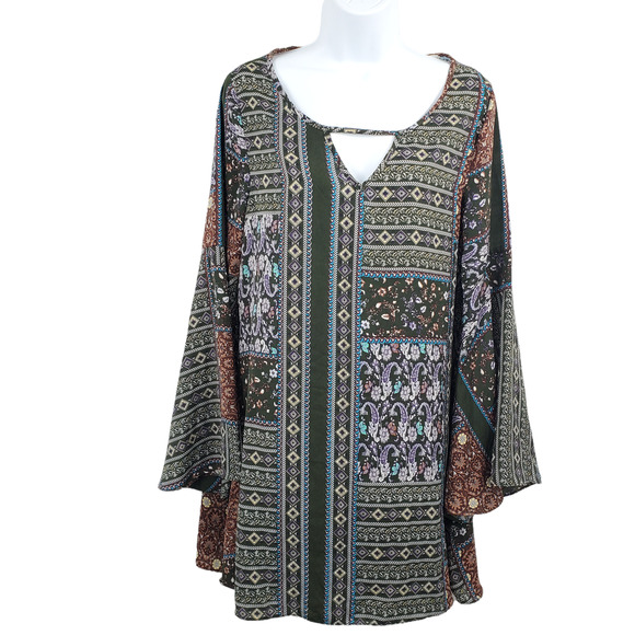 Plus Size Floral Print Bell Sleeve Tunic Top